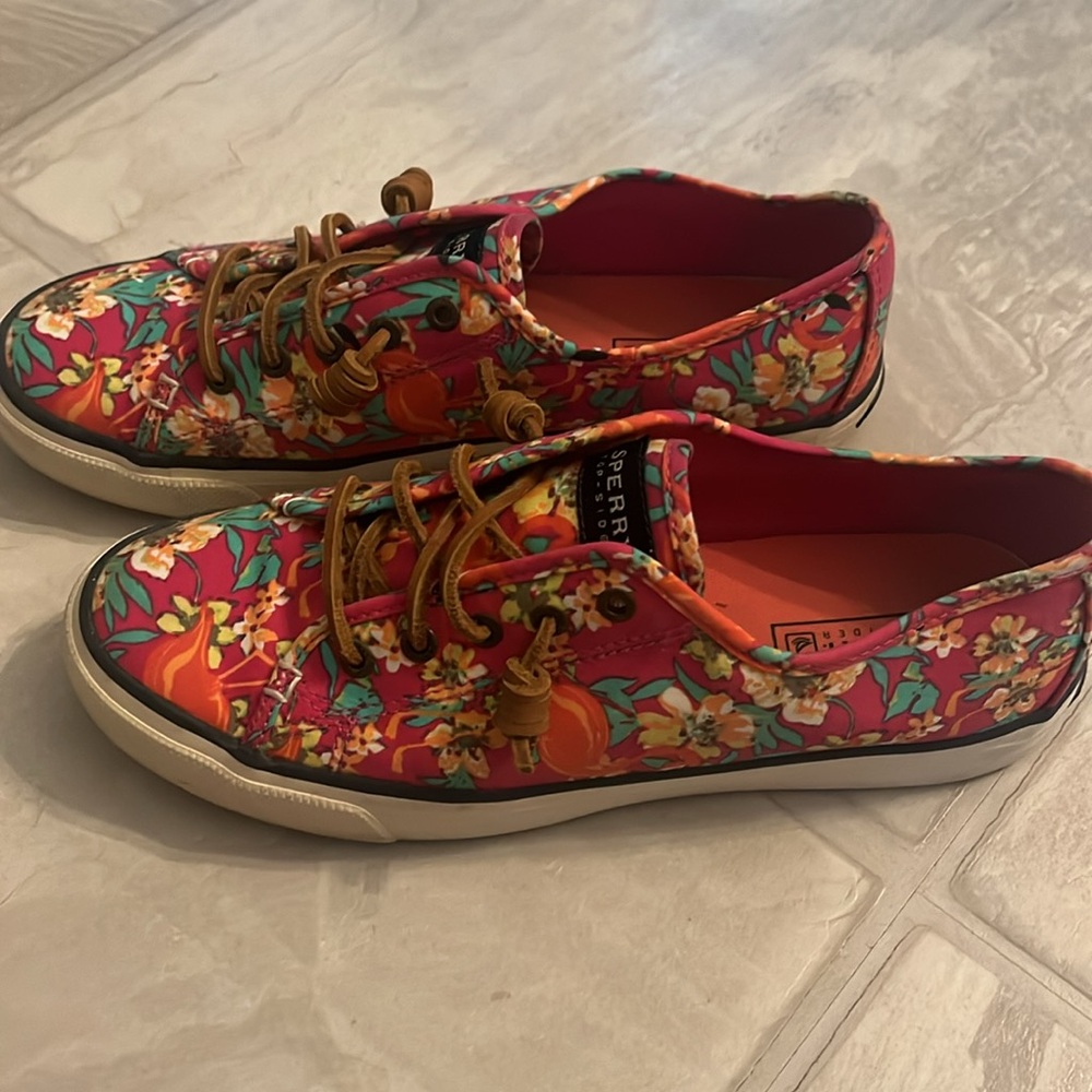 Pink floral Sperry - Picture 2 of 8